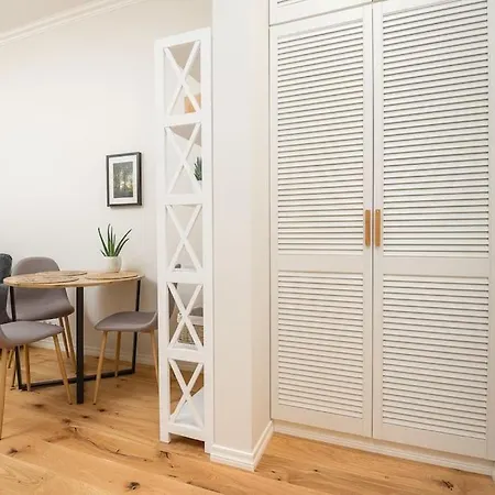 Light And Bright - Apartment